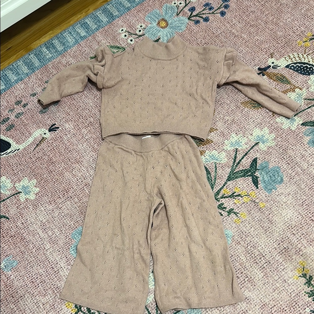 2T Gap little girl’s sweater set